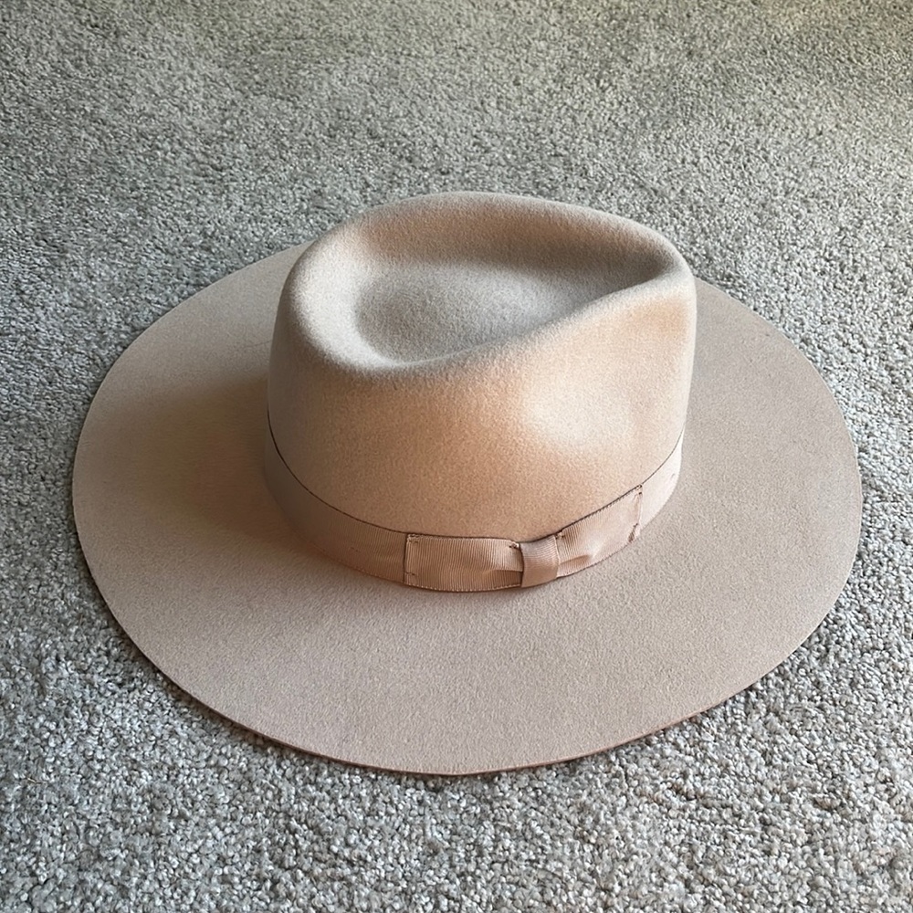 Urban Outfitters felt hat